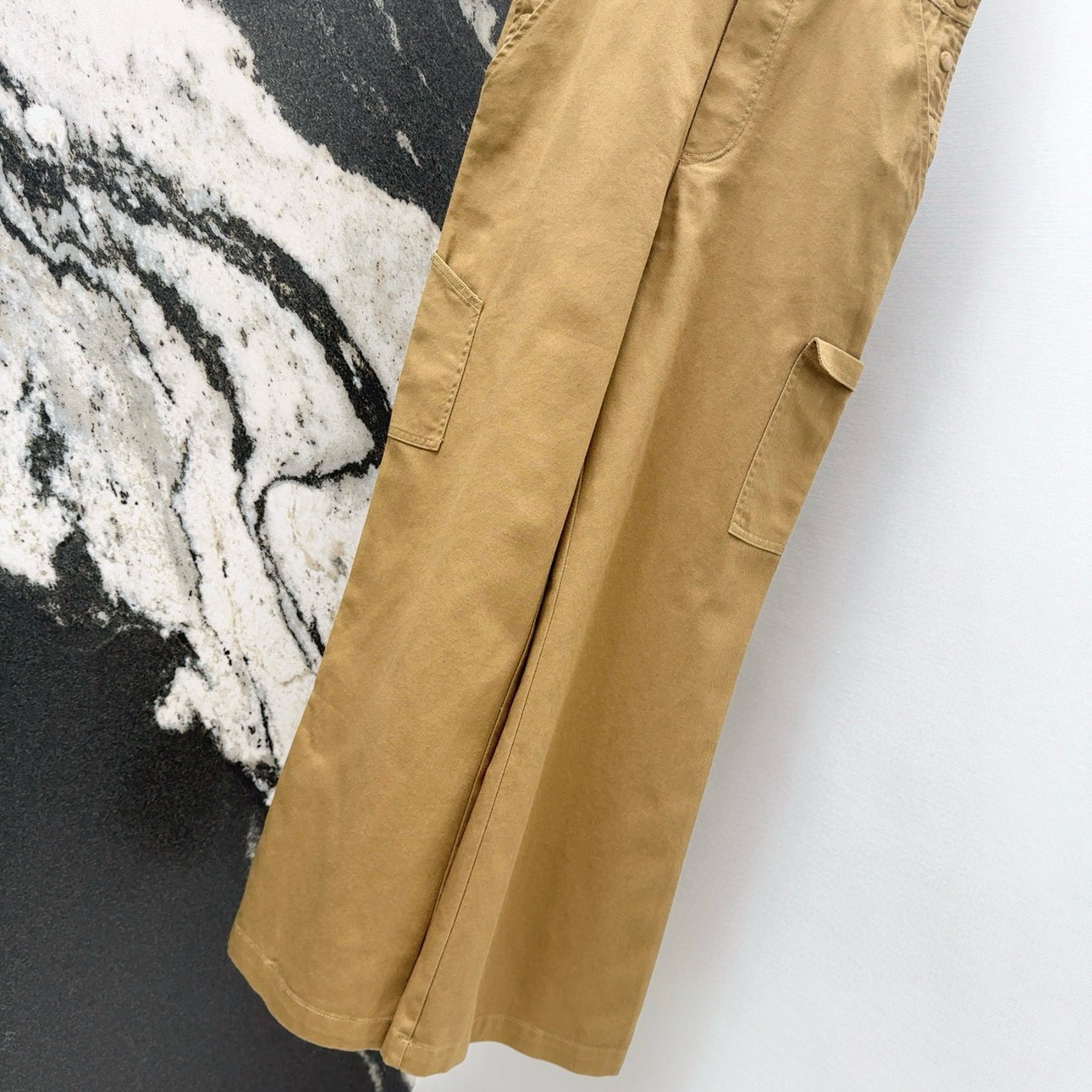 Stylish Spring/Summer Female Suit with Sparkling Details and Custom Hardware Fittings - 图片 6