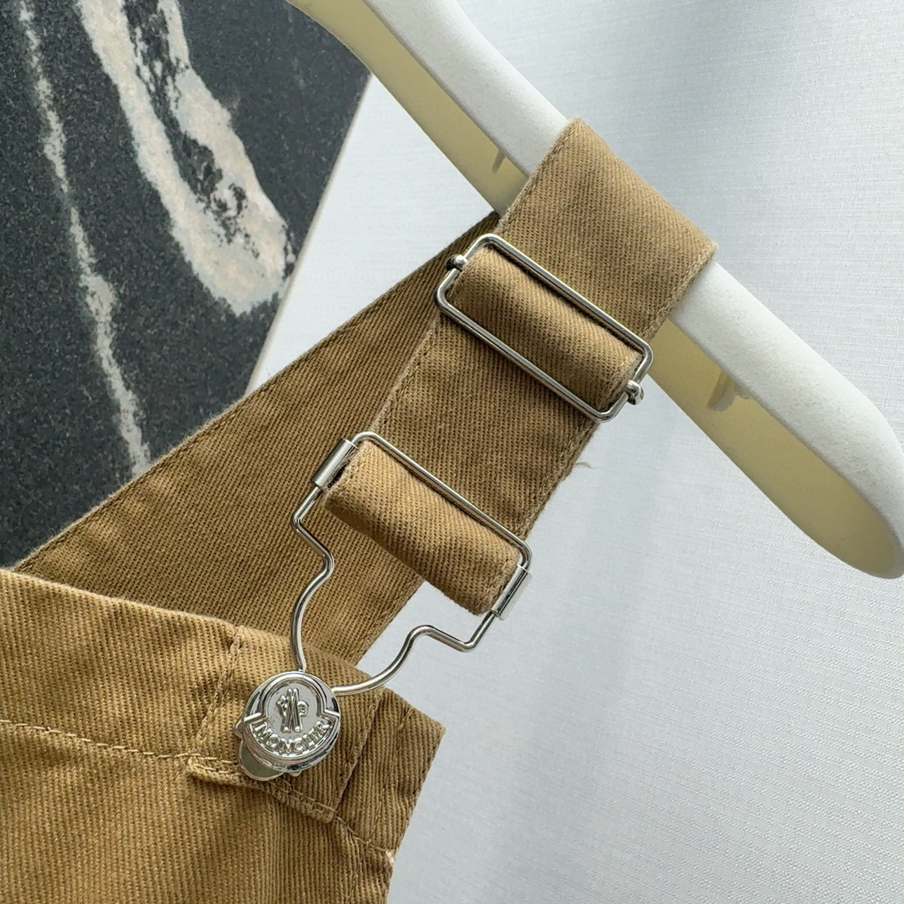 Stylish Spring/Summer Female Suit with Sparkling Details and Custom Hardware Fittings - 图片 5