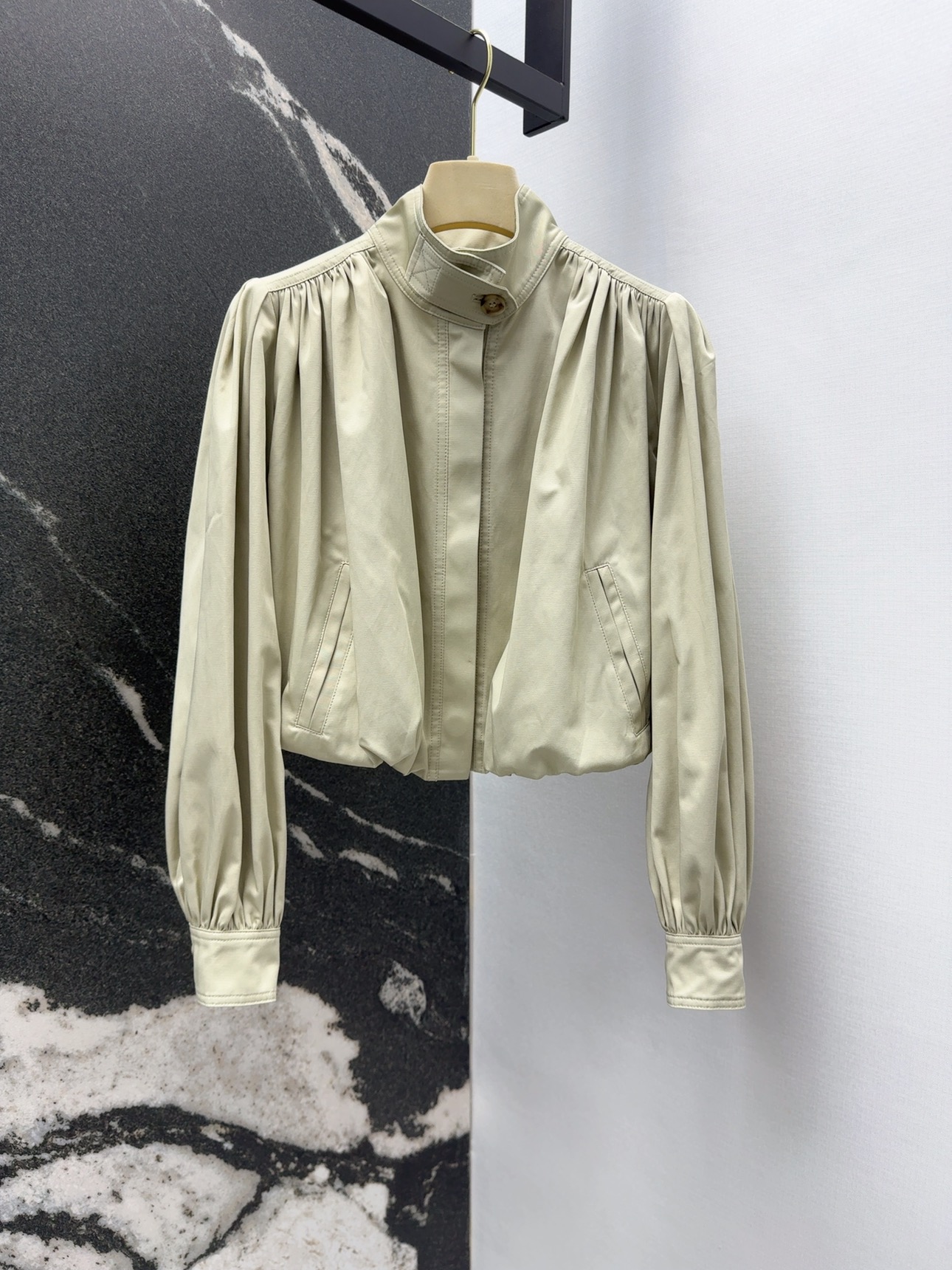 “Stylish Ch-E 25SS Dress: Elegant, Romantic, and Recommended SML Coats”