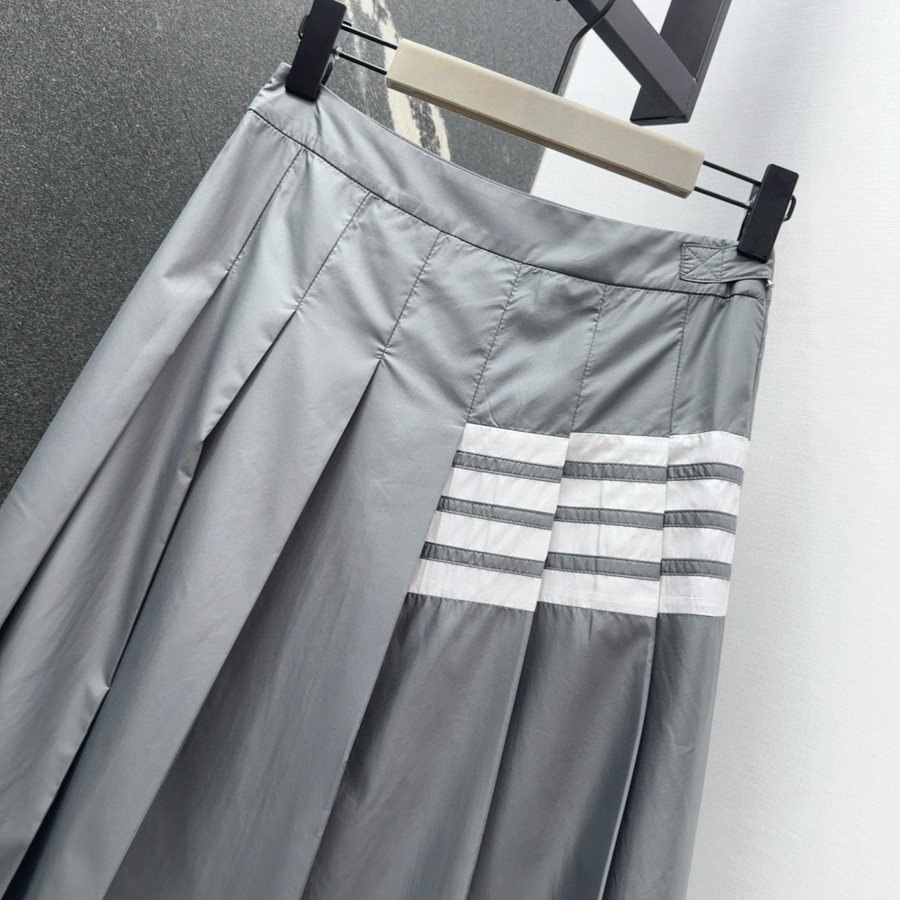 P648 Original One-Size-Fits-All Dress with T.B. 25SS and Half Skirt - 图片 2