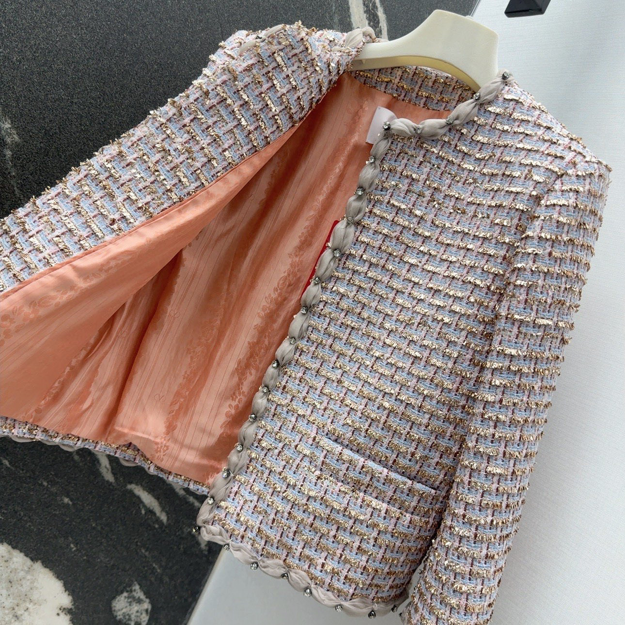 “Stylish Custom-Made Pink Flower Suit with VLTN 25SS Package” - 图片 6