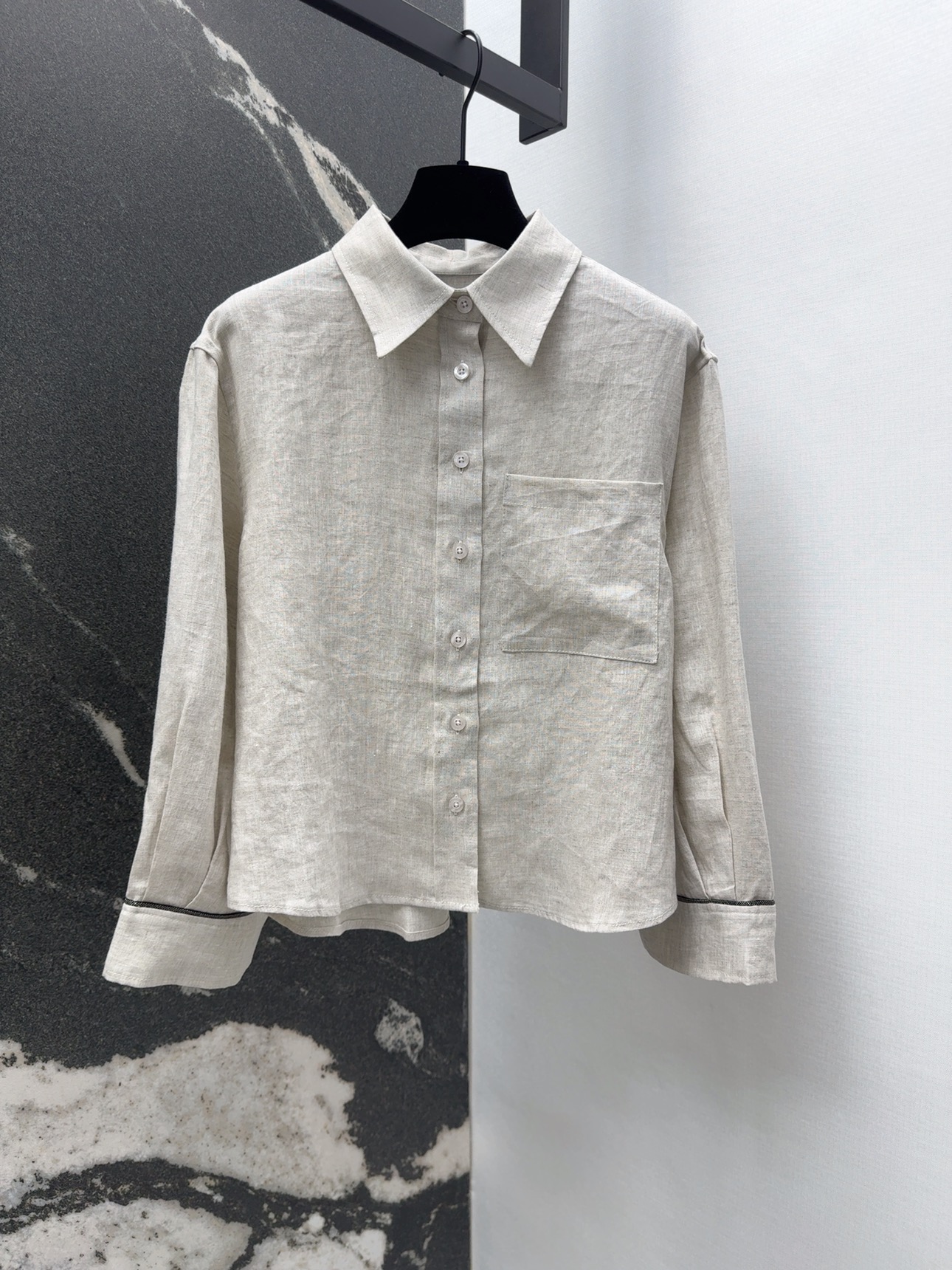 High-Luxurious One-Size-Fits-All Female Suit with Stylish Design and Versatile Options - 图片 2