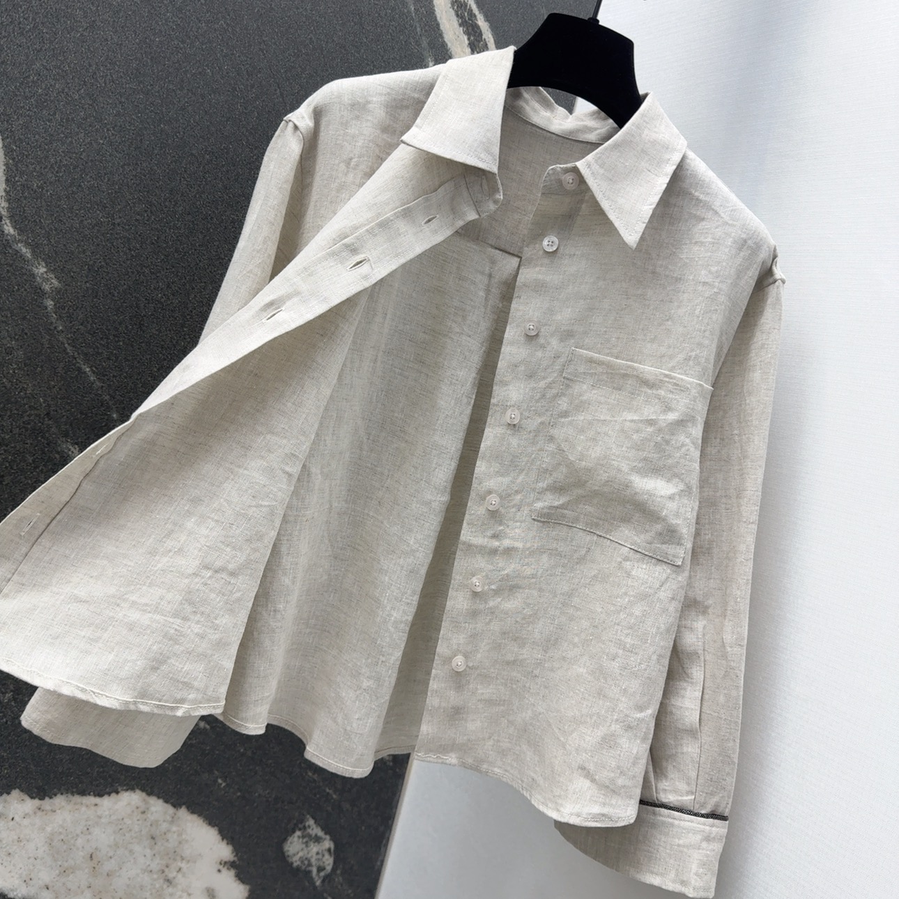 High-Luxurious One-Size-Fits-All Female Suit with Stylish Design and Versatile Options - 图片 7