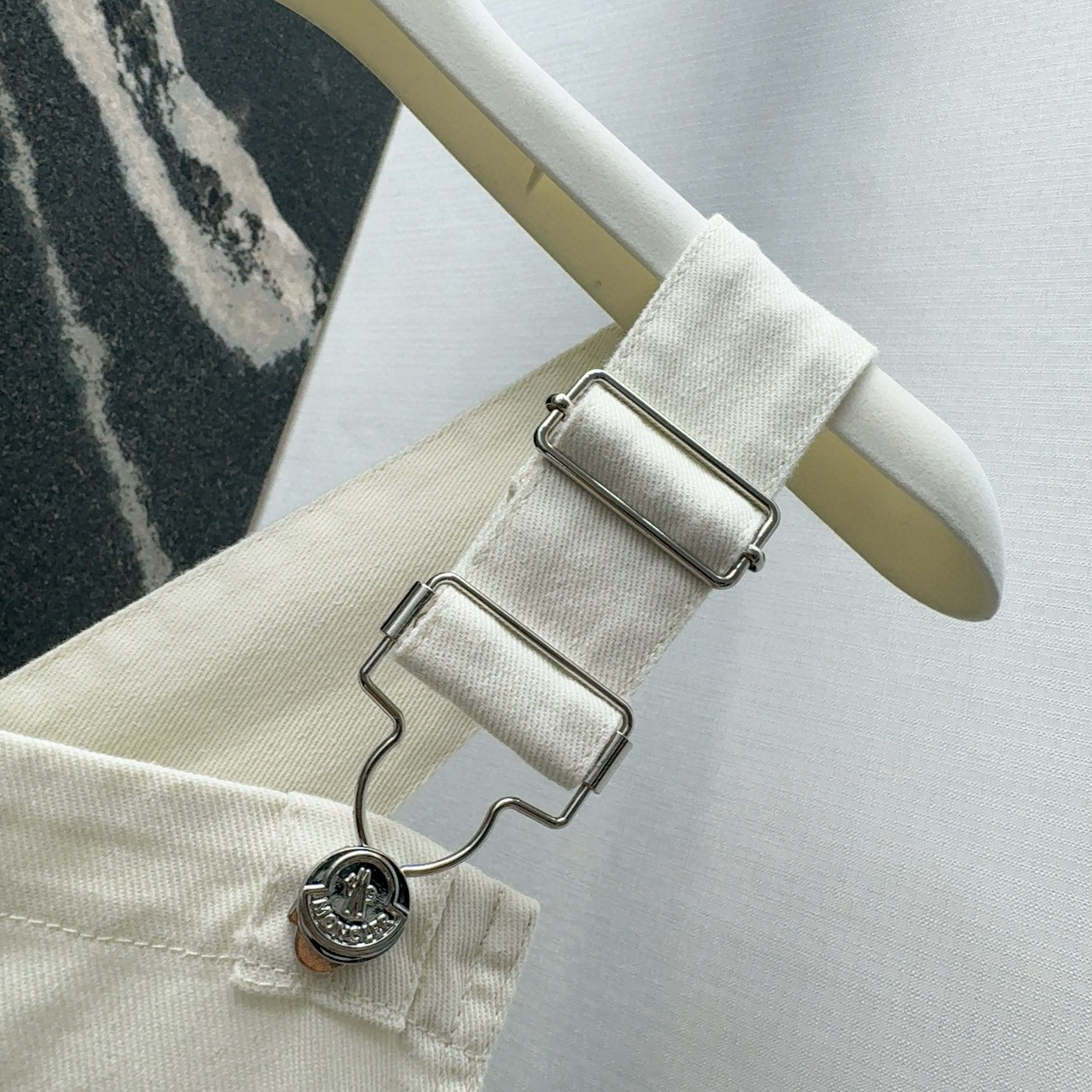 Stylish Spring and Summer Female Suit with Glitter and Custom Details - 图片 5