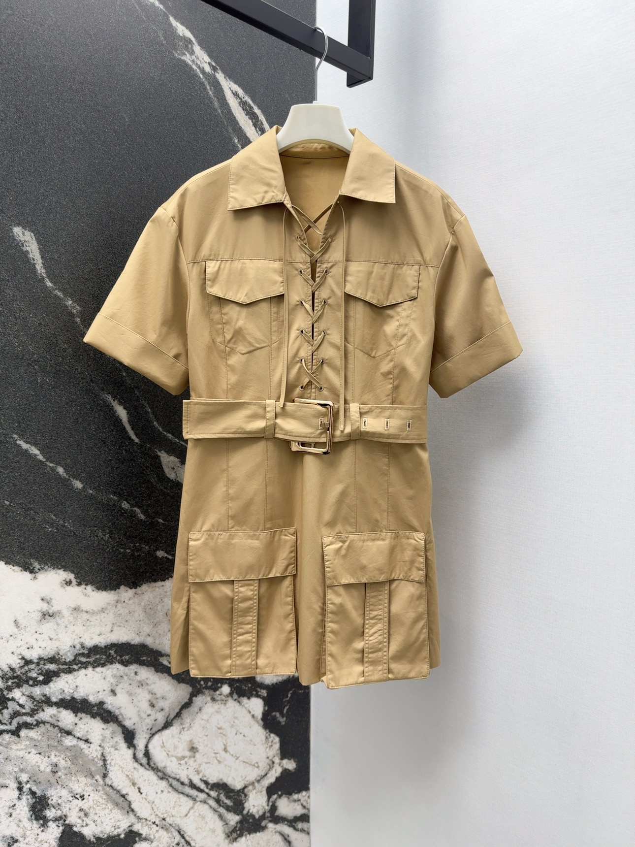 Spring and Summer Fashion: BAL 25SS Collection Highlights Versatile Styles for Every Occasion - 图片 1