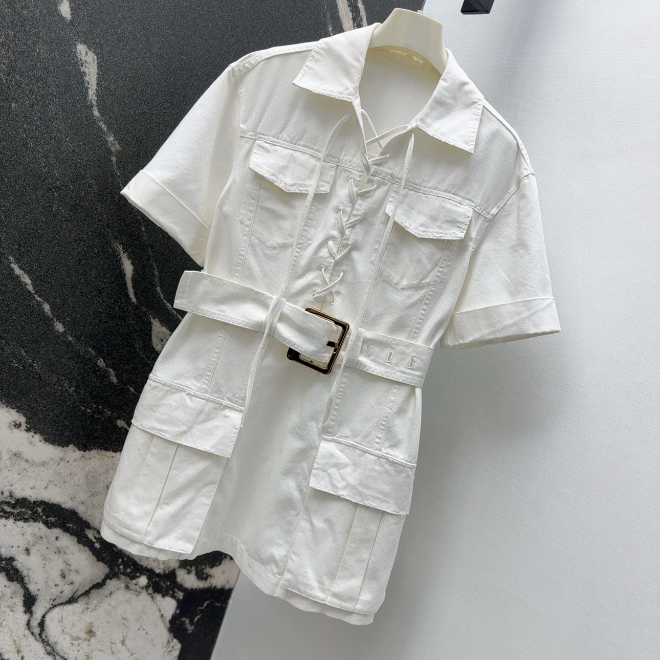 Stunning Female Dress with Cross-Button Design and Metal Belt – Perfect for Any Occasion - 图片 2