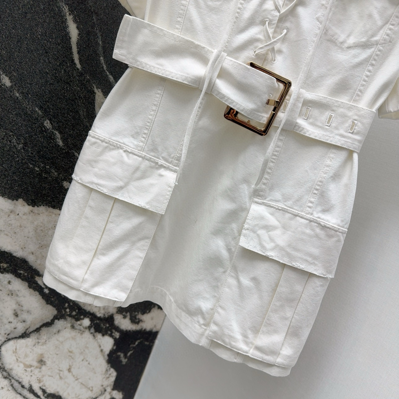 Stunning Female Dress with Cross-Button Design and Metal Belt – Perfect for Any Occasion - 图片 6