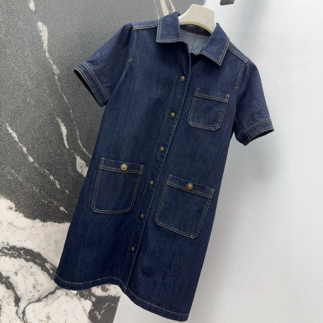 “New Water-Washing Cowboy Dress with Back-Skind Design for Luxurious Style” - 图片 2