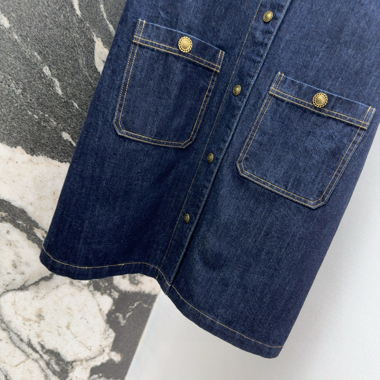 “New Water-Washing Cowboy Dress with Back-Skind Design for Luxurious Style” - 图片 5