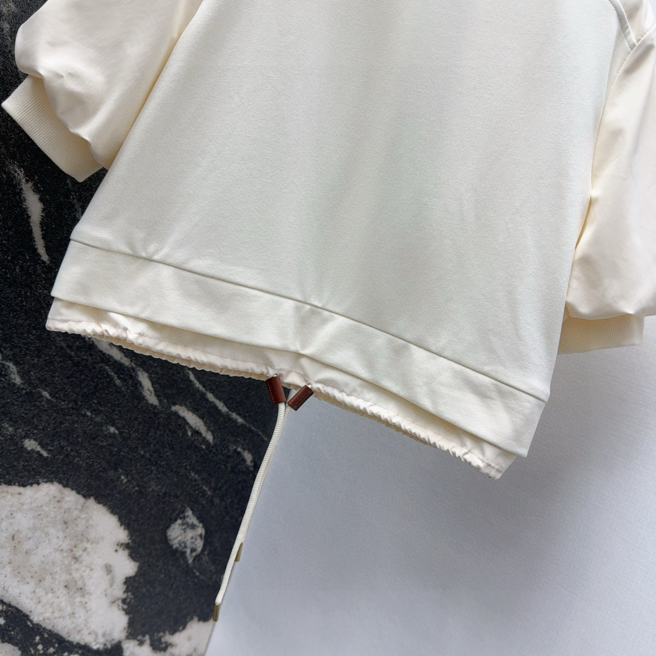 Fashionable One-Size-Fits-All Female Suit with Spring-Summer Badge Design - 图片 6