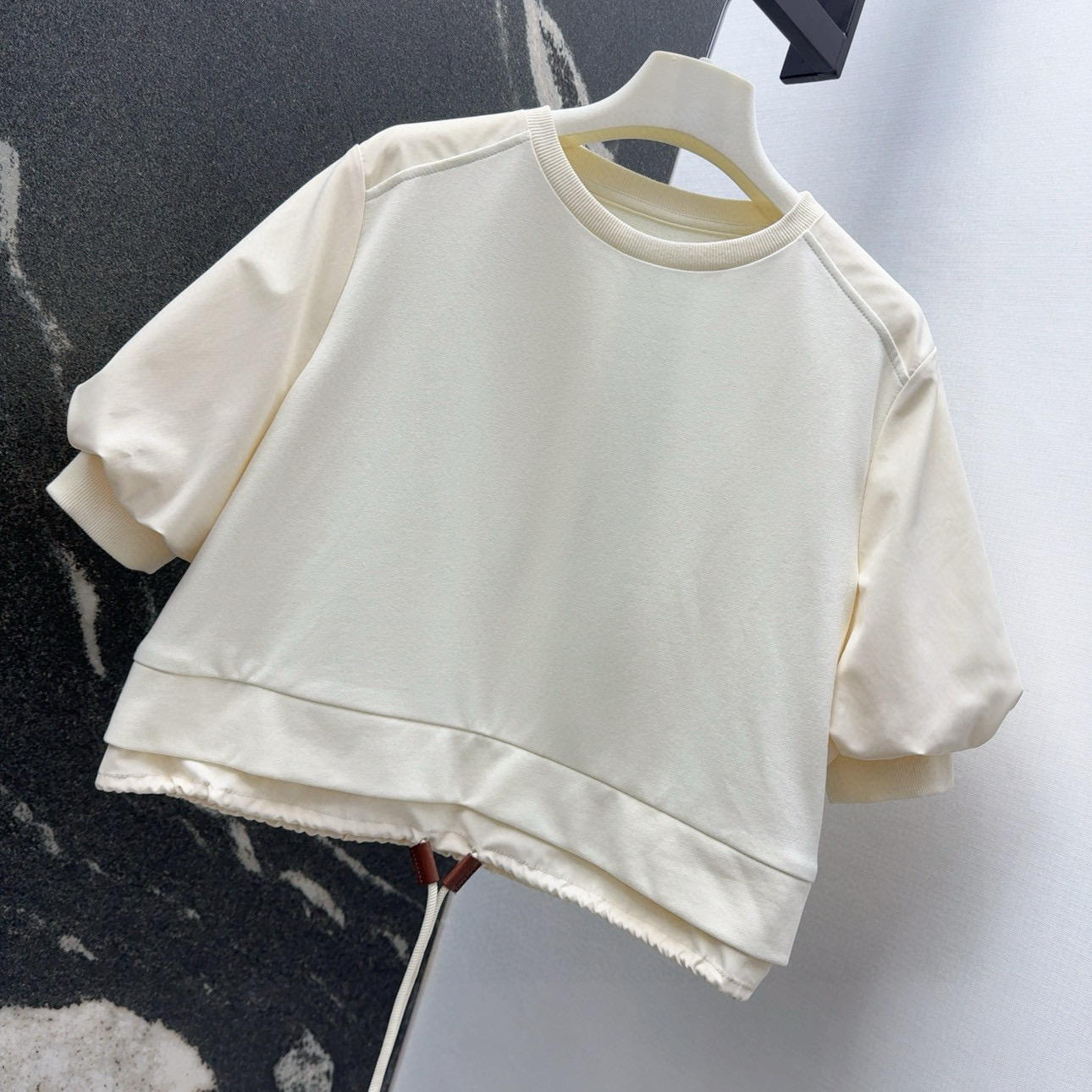 Fashionable One-Size-Fits-All Female Suit with Spring-Summer Badge Design - 图片 3