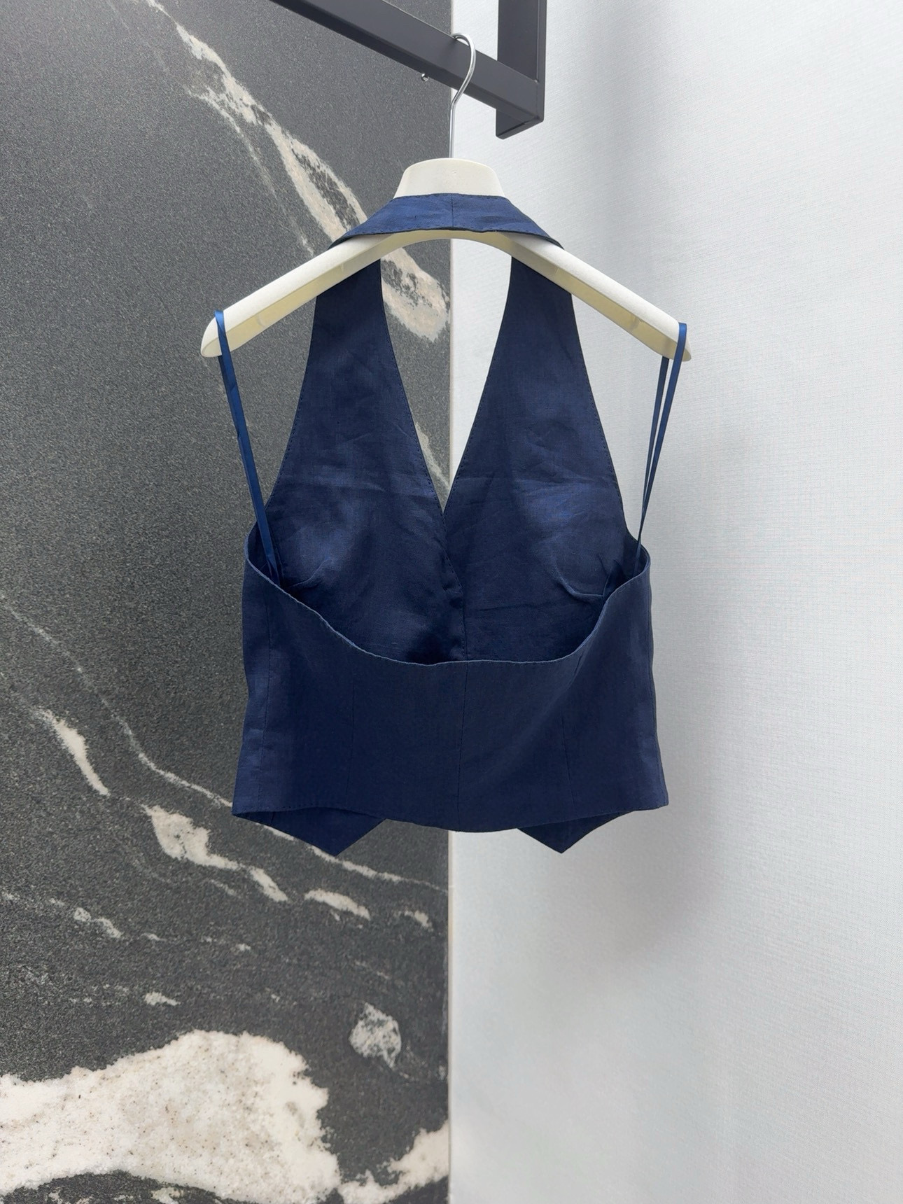 Fashionable One-Size Female Suit: Spring-Summer Resurgence with Light-Wielding Design - 图片 7