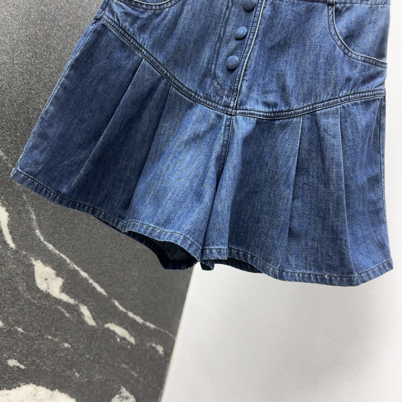 Fresh Water-Washing Cowboy Suit with Stylish All-Female Outfits: Mordon’s Custom-Made Style (Shorts) - 图片 4