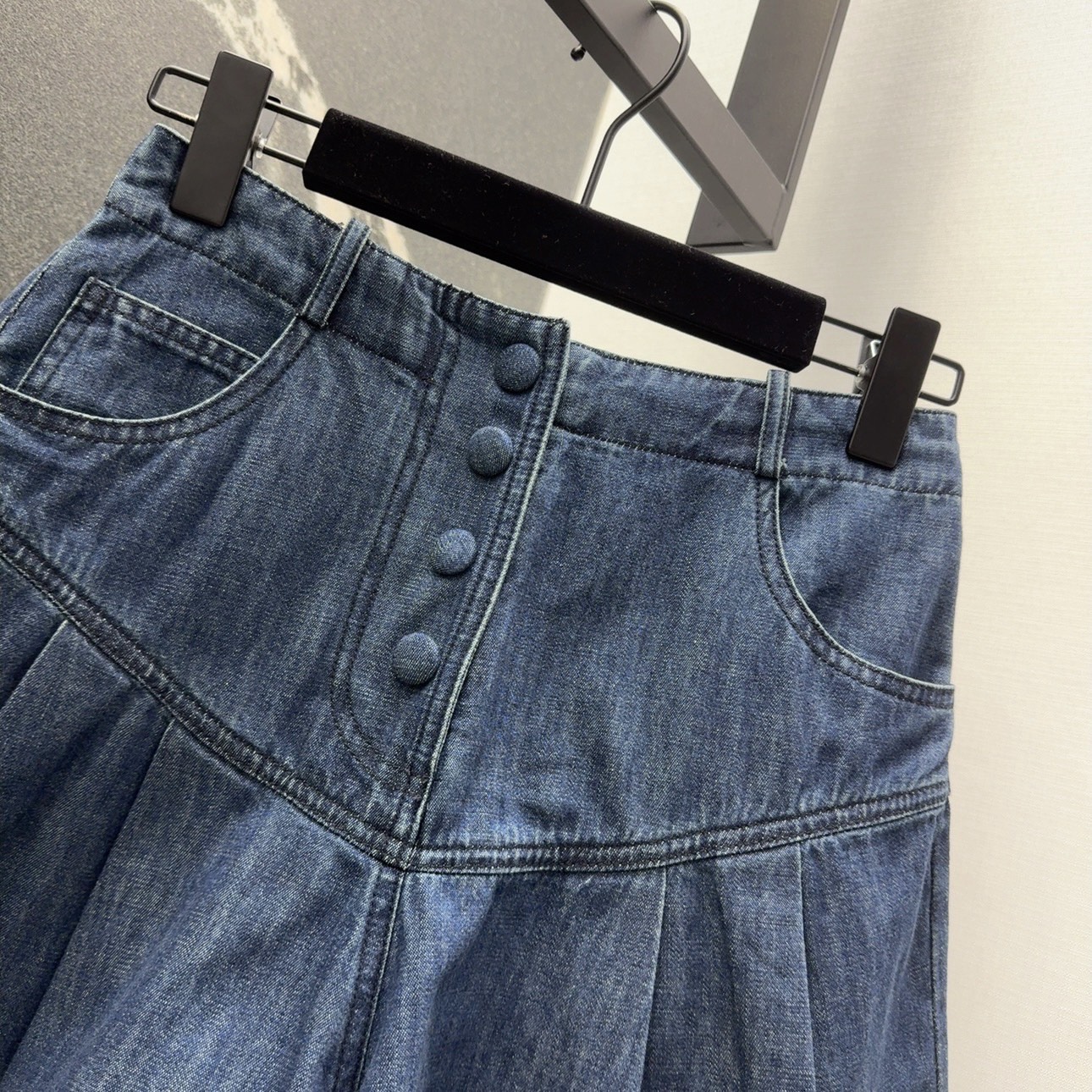 Fresh Water-Washing Cowboy Suit with Stylish All-Female Outfits: Mordon’s Custom-Made Style (Shorts) - 图片 3