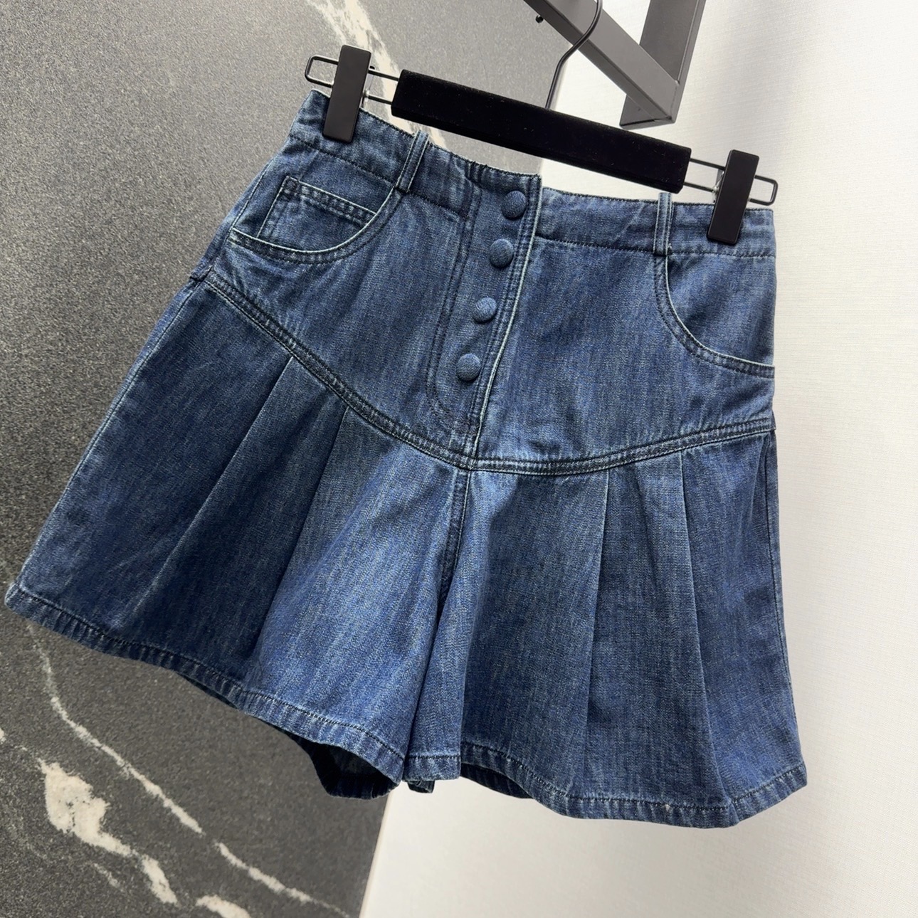 Fresh Water-Washing Cowboy Suit with Stylish All-Female Outfits: Mordon’s Custom-Made Style (Shorts) - 图片 2