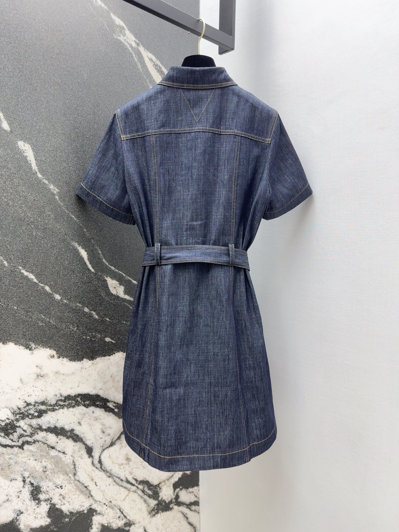 BV 25SS New Cyanide-Coloured Women’s Suit: Spring & Summer Fashion with A-Type Design - 图片 8