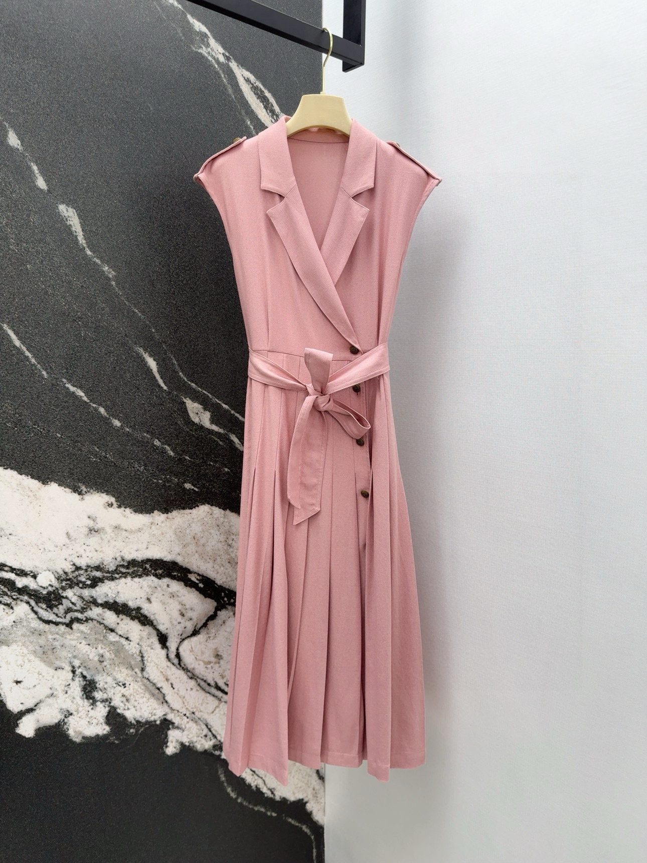 High-Intelligence Spring/Summer Clothes: Simple Style, Lotus Buttons, Elegant Skirts - 图片 1