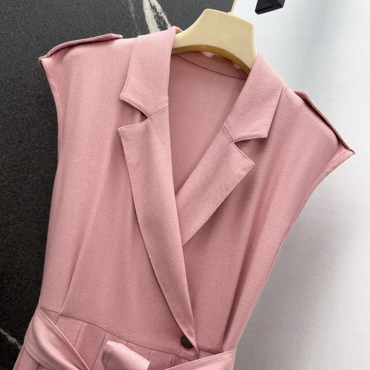 High-Intelligence Spring/Summer Clothes: Simple Style, Lotus Buttons, Elegant Skirts - 图片 3