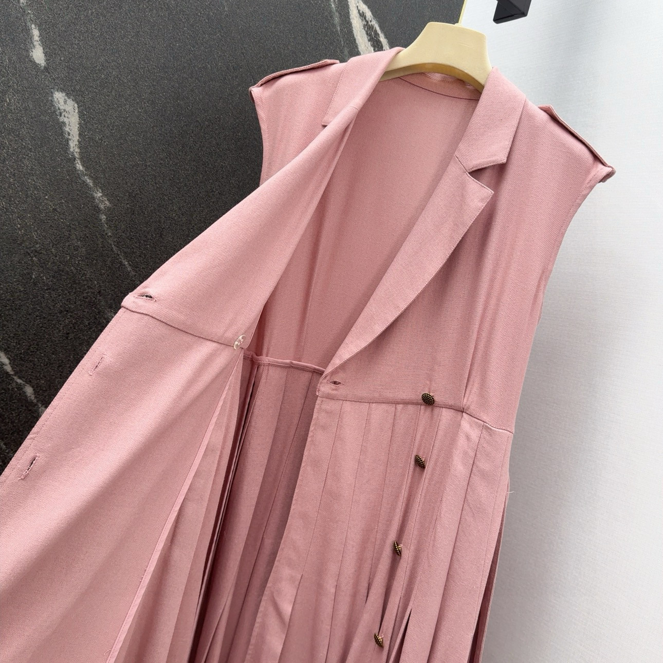 High-Intelligence Spring/Summer Clothes: Simple Style, Lotus Buttons, Elegant Skirts - 图片 7