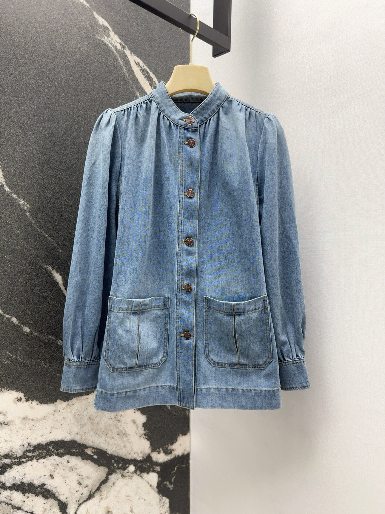 Chic One-Size-Fits-All Female Suit with Spring-Summer Bowel Cage and Cowboy Coats