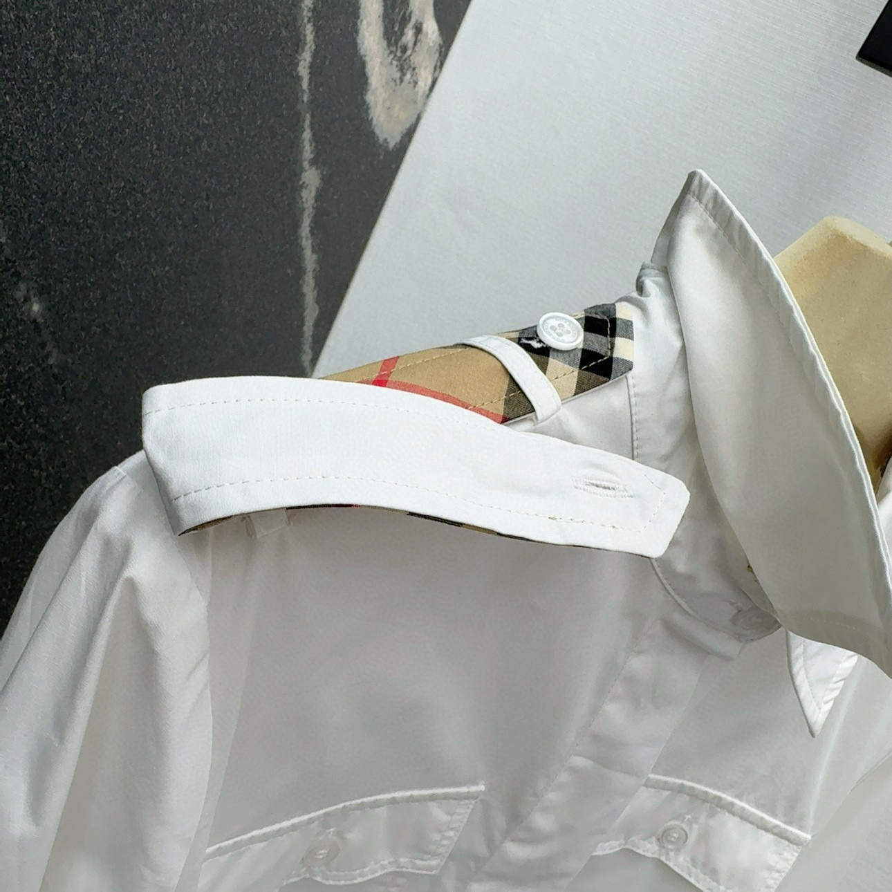“Stylish Female Dress: P720 Bur 25SS Collection for Spring and Summer” - 图片 5