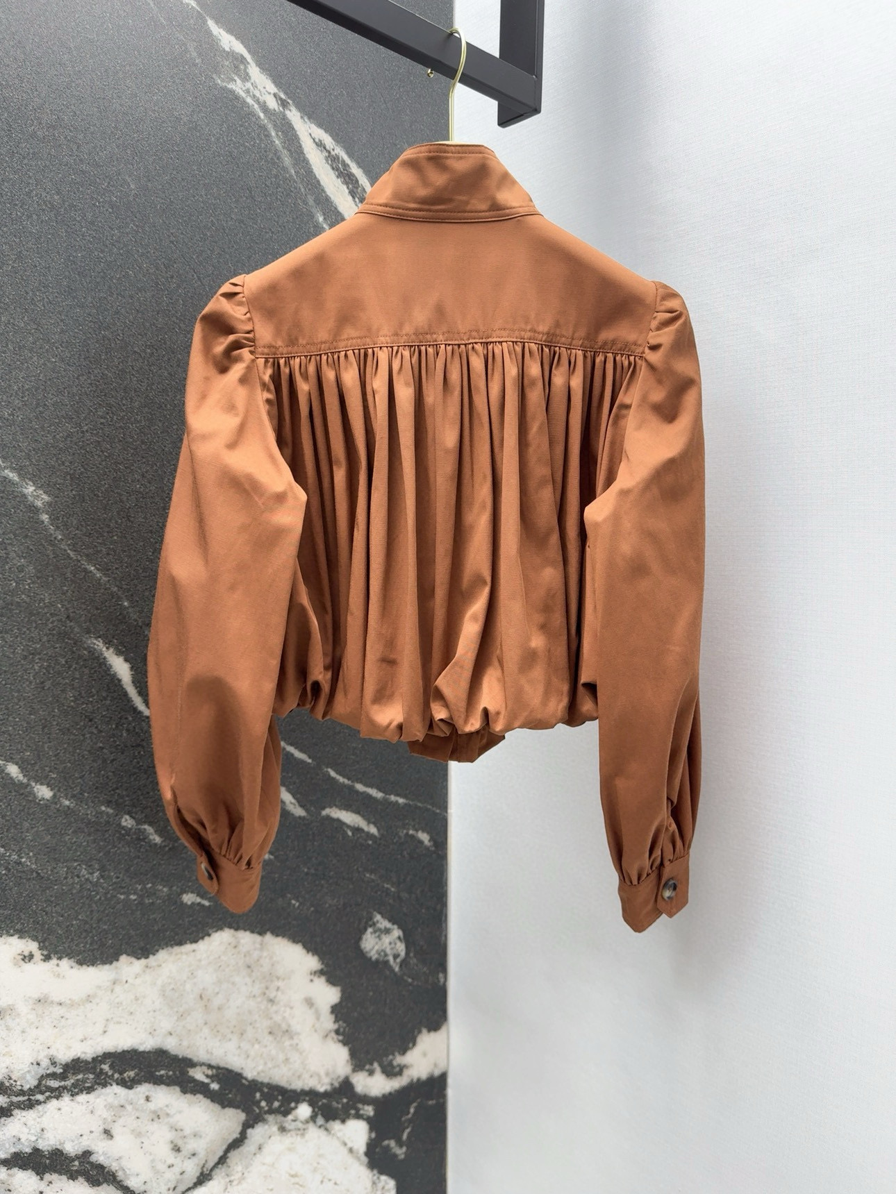 Chic and Stylish One-Size-Fits-All Dress with Elegant Collar Cage and Wrinkled Jackets - 图片 9