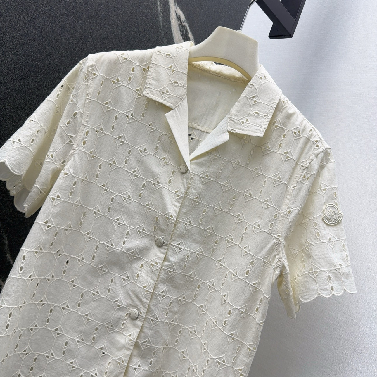 Stylish Women’s Summer Suit with Geometric Embroidery and Comfortable Fabric - 图片 3