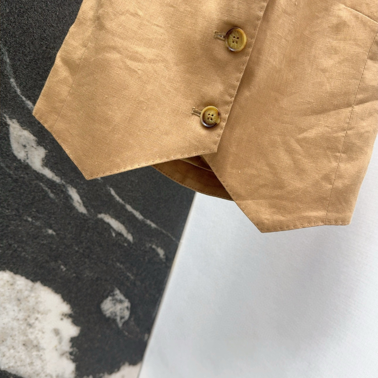 “Max 25SS Female Suit: Resurgent Spring-Summer Design with Luxurious Simplicity” - 图片 5