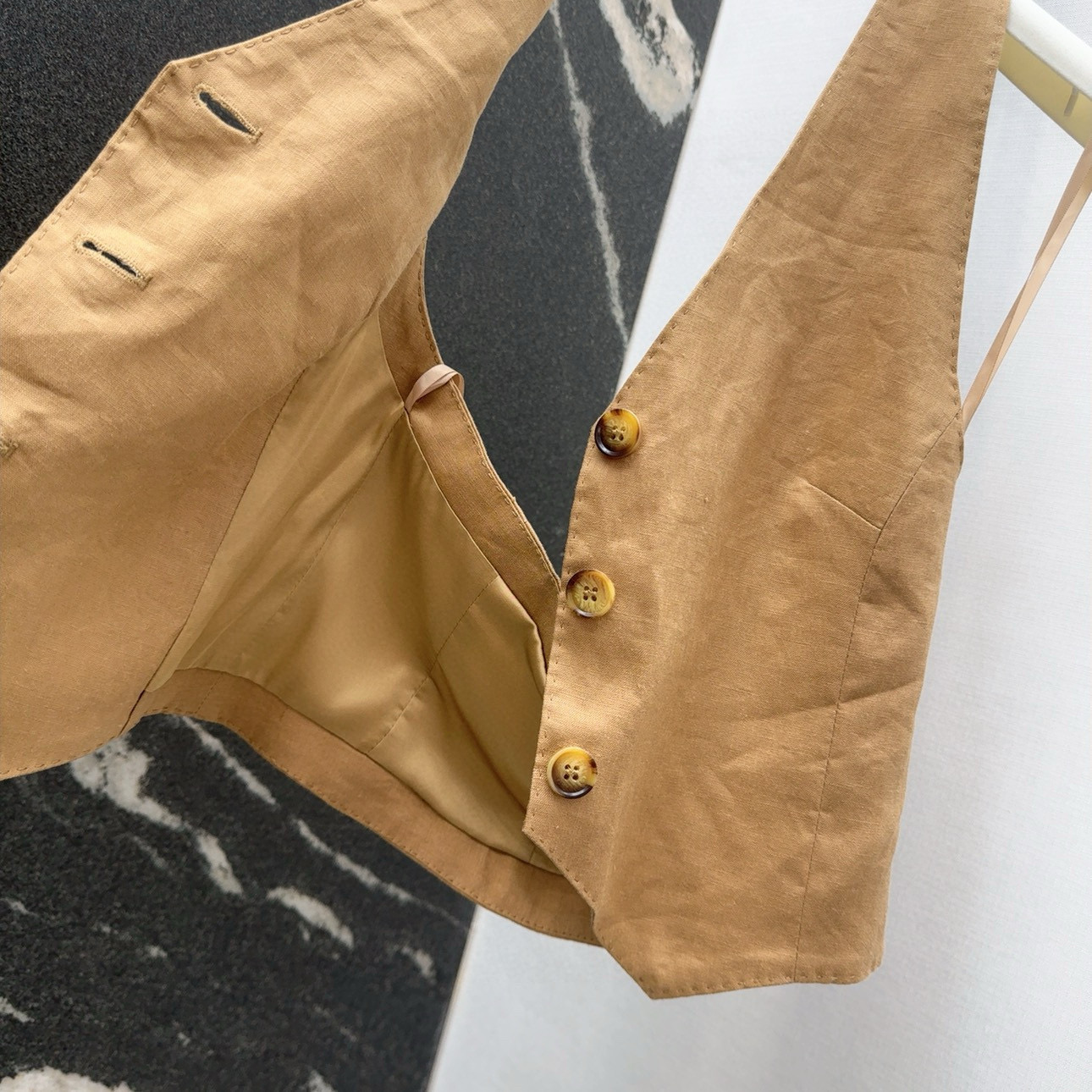 “Max 25SS Female Suit: Resurgent Spring-Summer Design with Luxurious Simplicity” - 图片 7