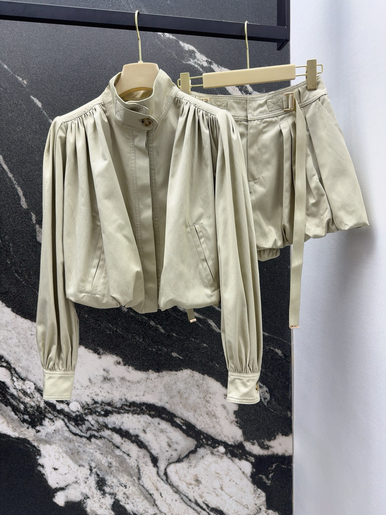 Chic Cropped Jacket with Lantern Sleeves - Elegant & Modern Spring Style 3 i1753329530719 8703 0 1