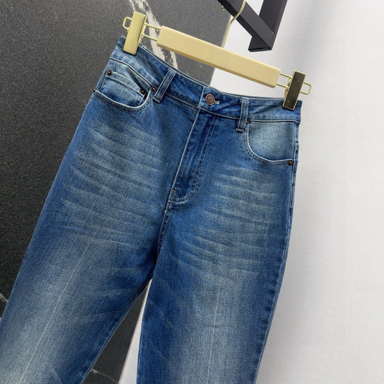 Chic High-Waisted Denim Pencil Pants with Raw Hem - Spring/Summer Collection 3 i1753331622573 5929 0 1