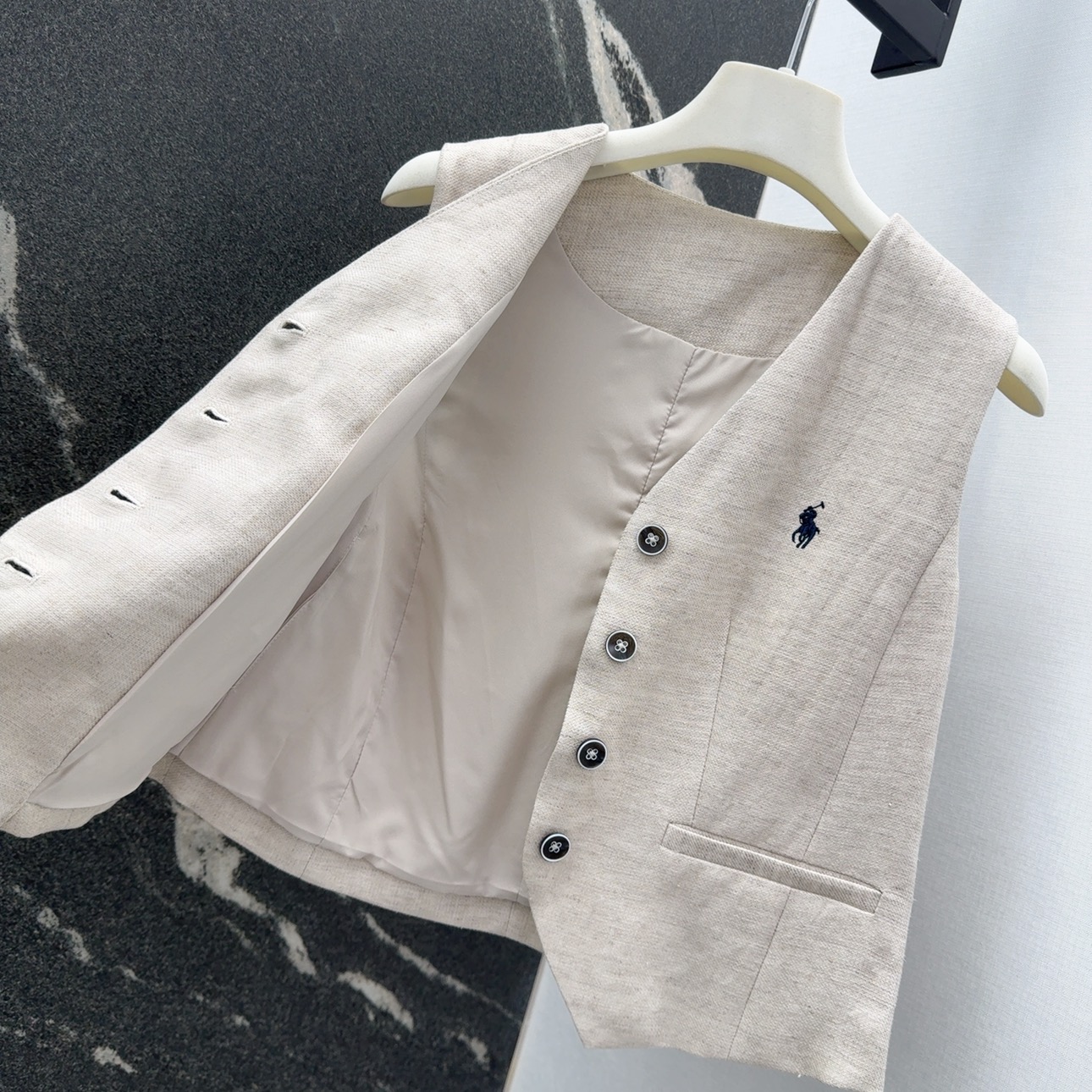 “New Classic Embroidery Logo Cape Suit: RL 25SS First-Class Female Suit” - 图片 7