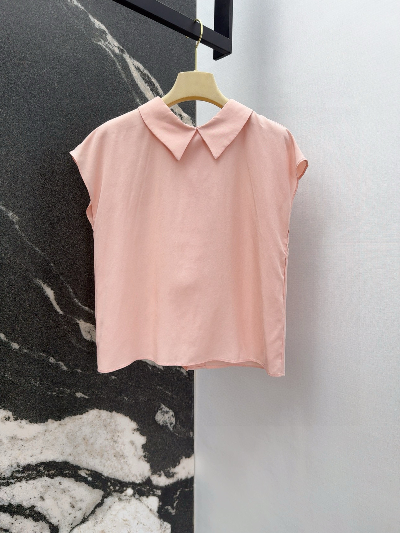 High-Intelligence Lady Suit with Doll-Collar Design Shirt and Cosmopolitan Elegance - 图片 2