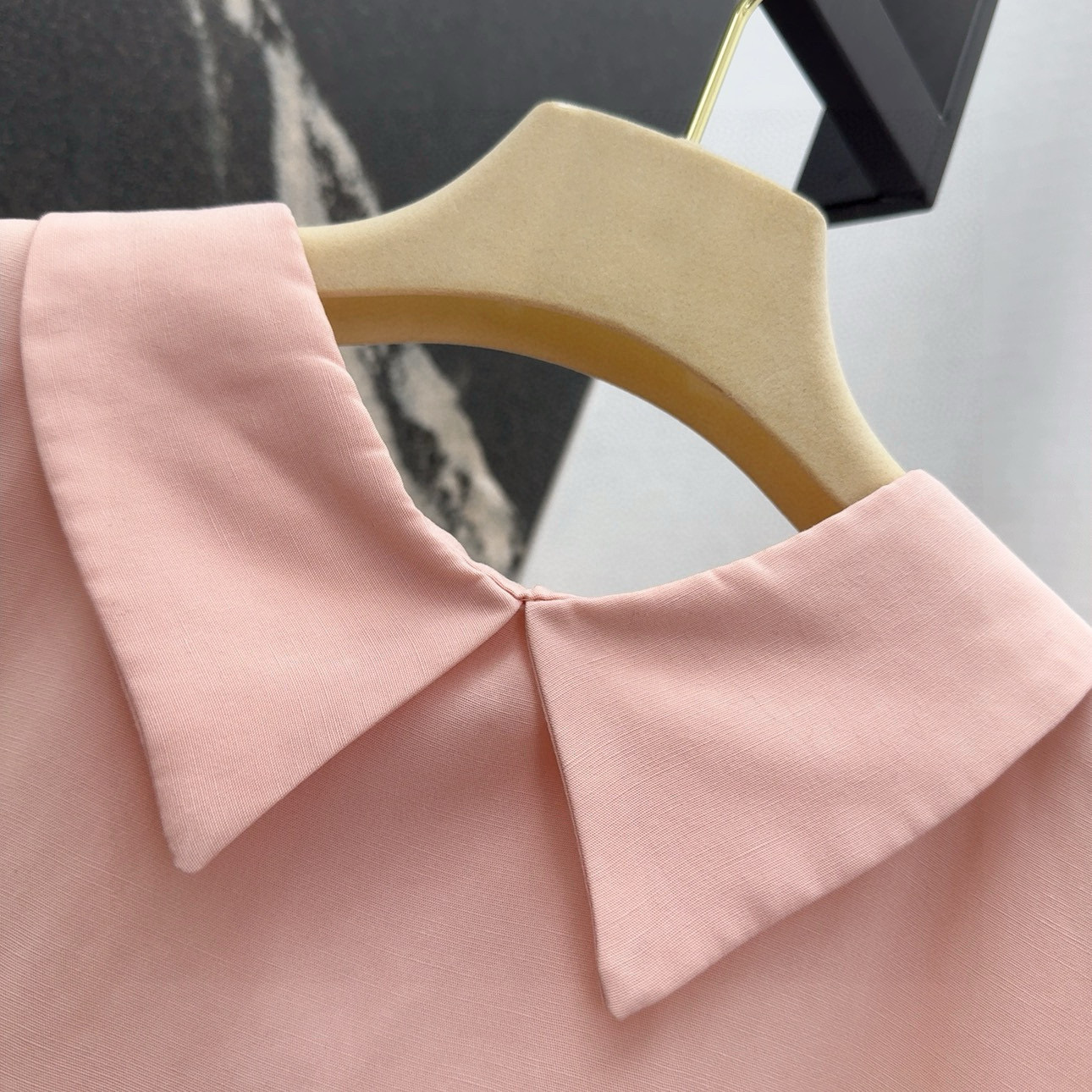 High-Intelligence Lady Suit with Doll-Collar Design Shirt and Cosmopolitan Elegance - 图片 4