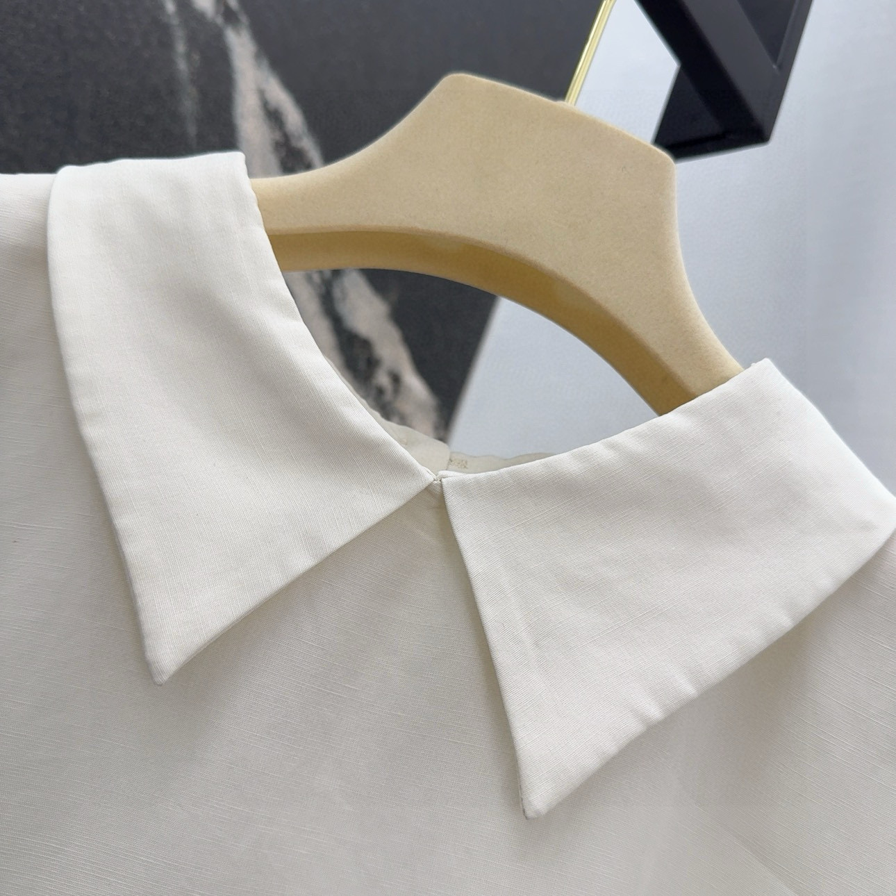 High-Intelligence Lady Dress: Elegant, Fascist Vibe with Cosmopolitan Design - 图片 4