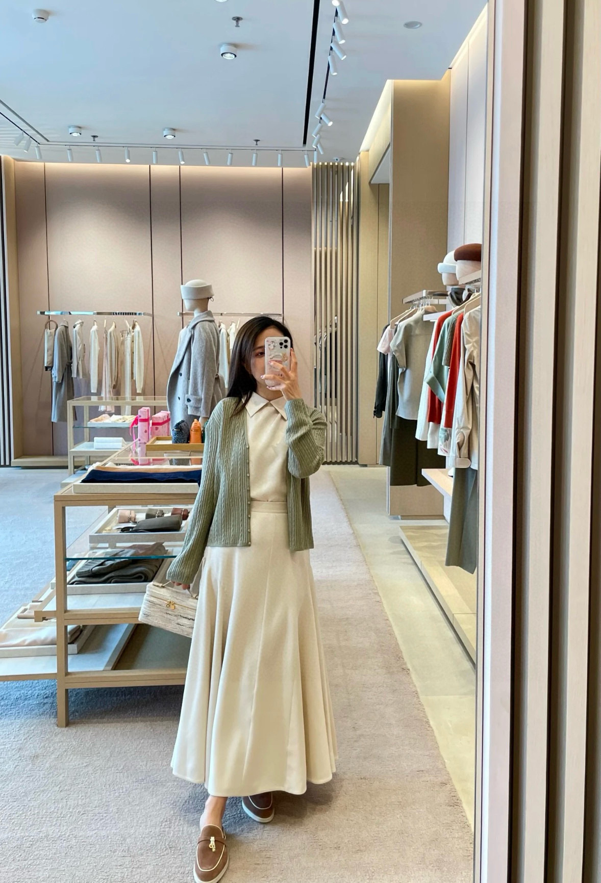 The high-moderation goddess wears a suit - 图片 6