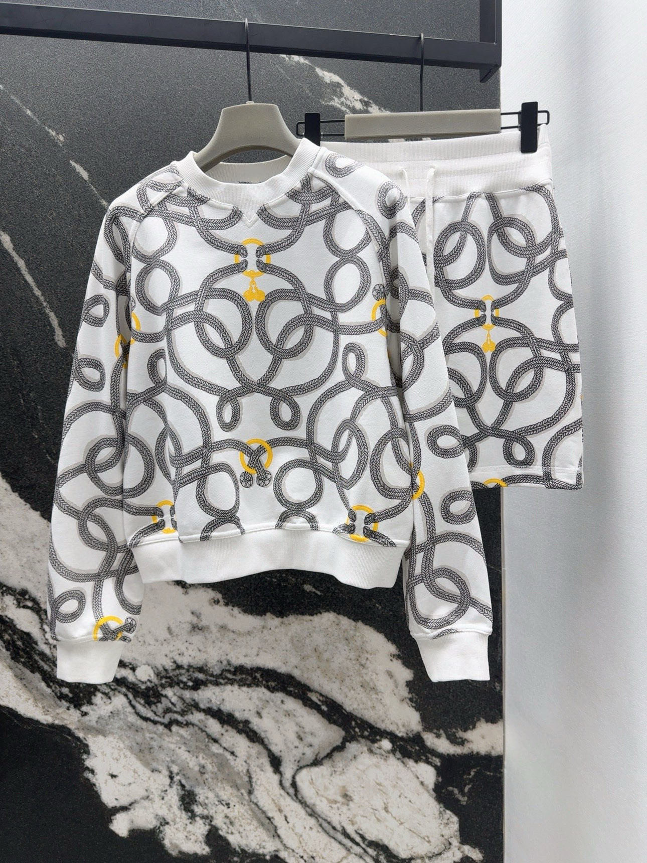 Spring/Summer 25SS Women’s Clothing Package: Original Twist Print Recreational Suits - 图片 1