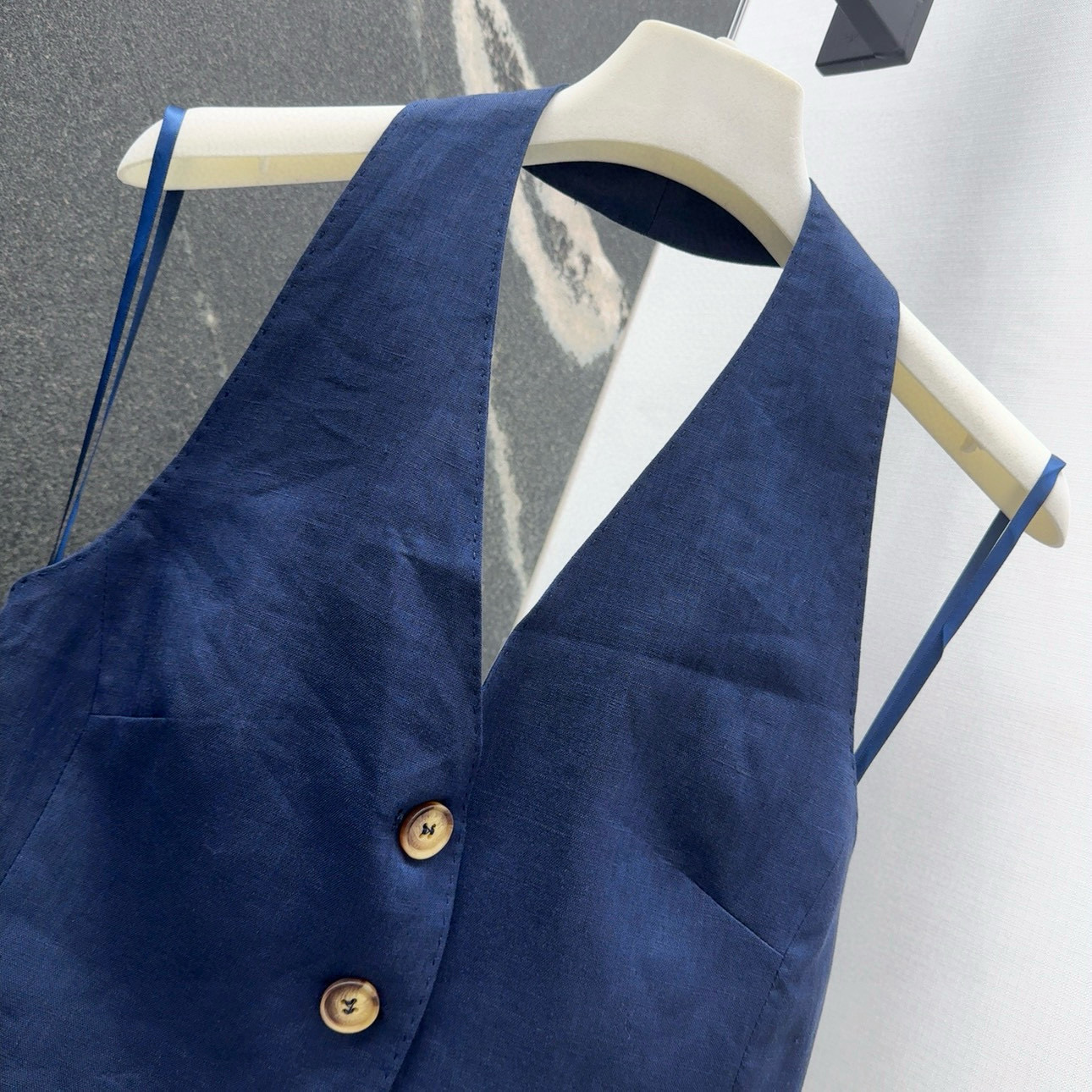 “Stylish one-size female suit: MAX 25SS – Spring-Summer Resurgence” - 图片 3