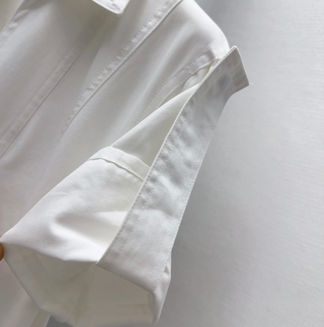 Stylish BV 25SS V-Collar Dress: First-Class Female Suit for Summer-Spring Outings - 图片 5