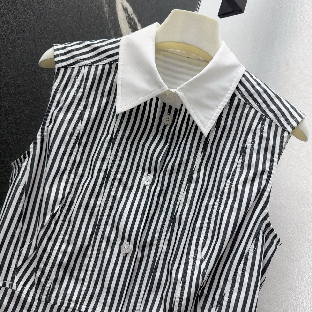 Stylish Single-Size Female Suit with Striped Shirt and Shorts: Spring/Summer Air-Trip Dress - 图片 3