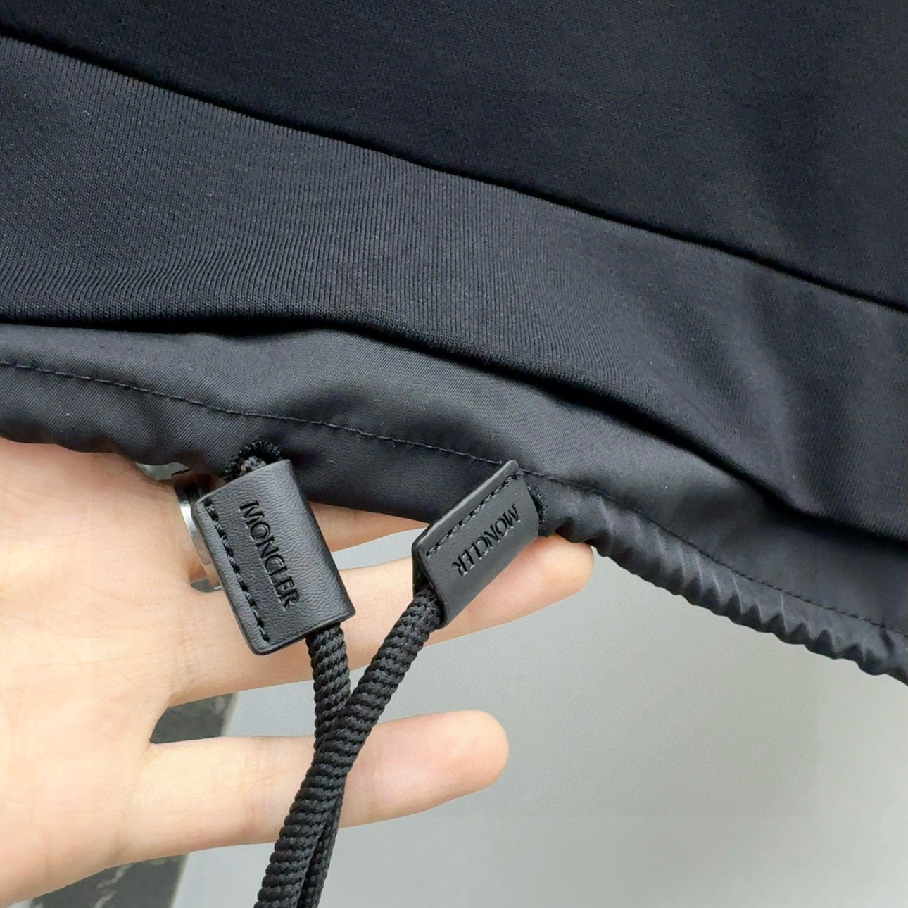 “MC 25SS Women’s Suit: New Script Decoration Recreation Package with Embroidered Logo” - 图片 7