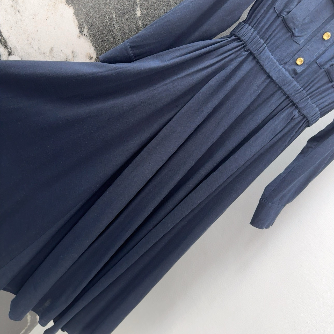 “Metal-Stamped Shirt-Dressed Suit: LP 60SS Collection Overview” - 图片 7