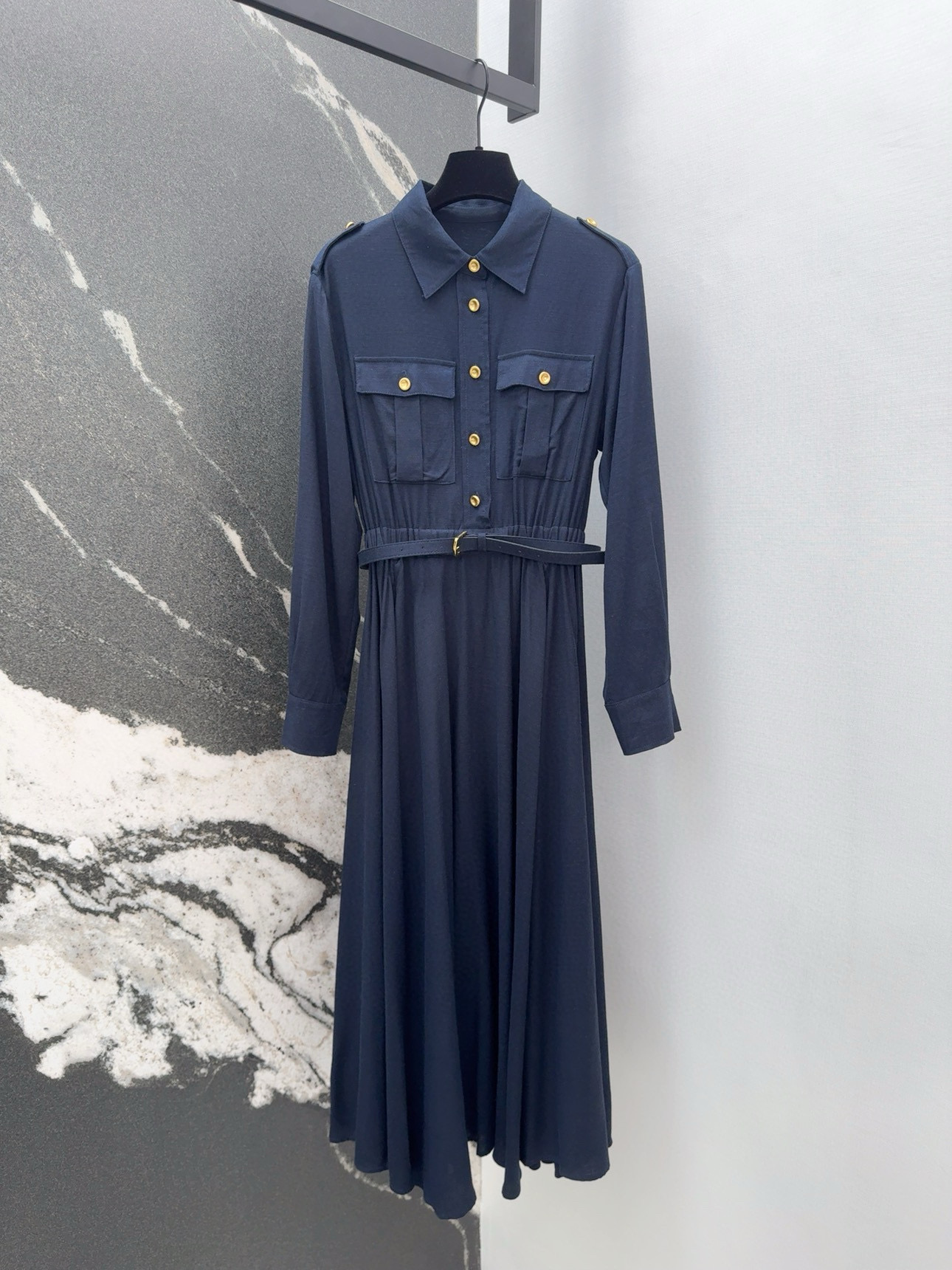 “Metal-Stamped Shirt-Dressed Suit: LP 60SS Collection Overview”