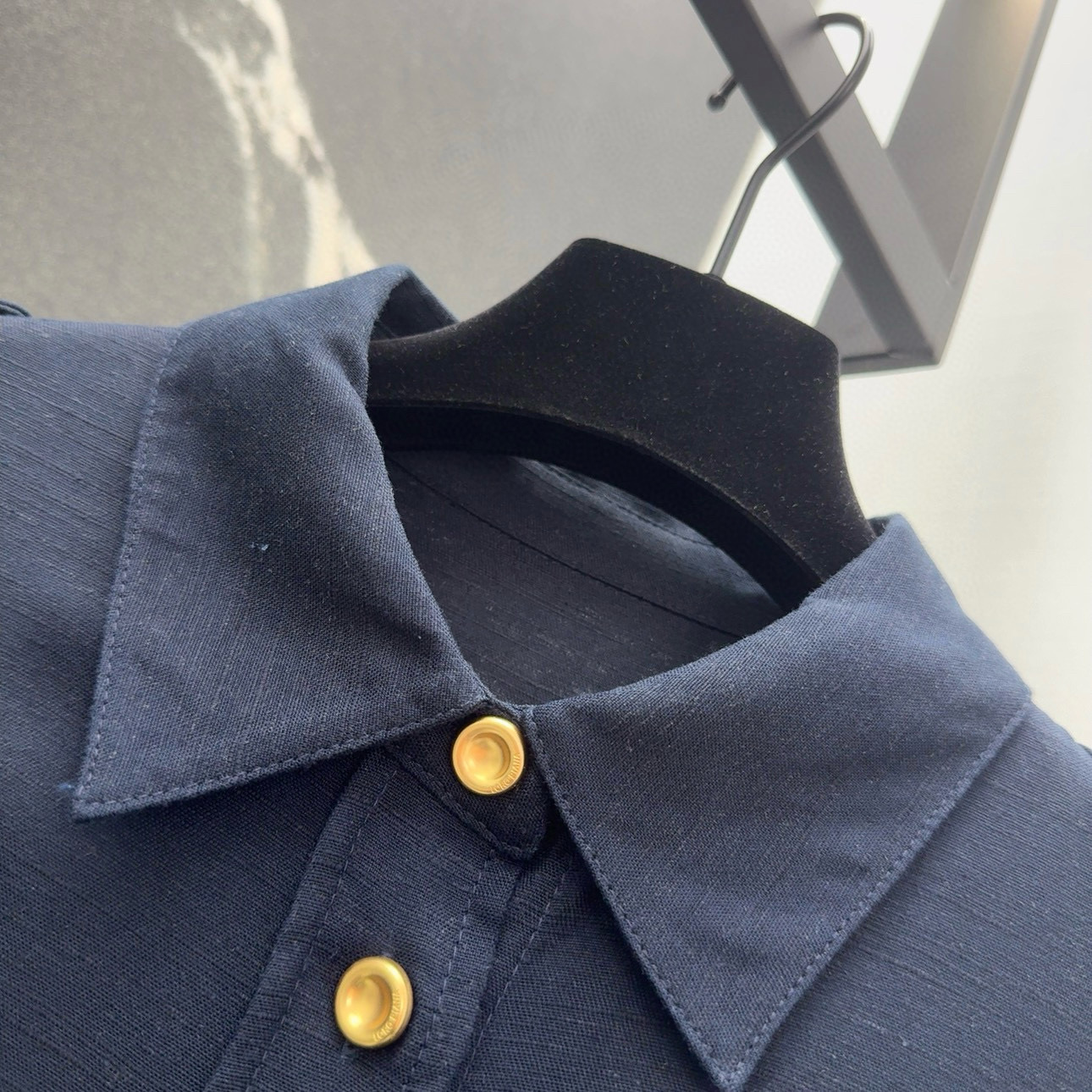 “Metal-Stamped Shirt-Dressed Suit: LP 60SS Collection Overview” - 图片 4
