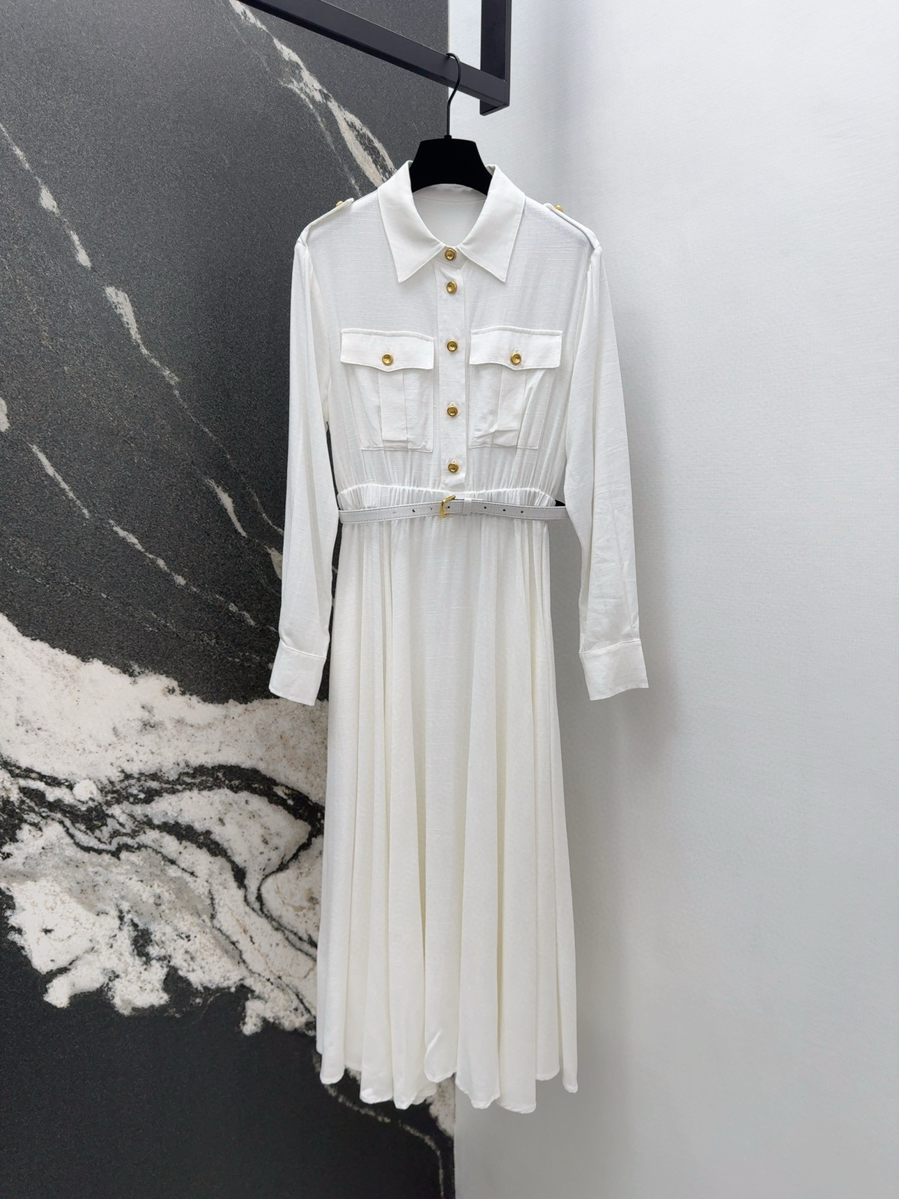 Metal-Stamped Shirt-Dressed Dress with Twirl Belt and Romantic Euphoria - 图片 1