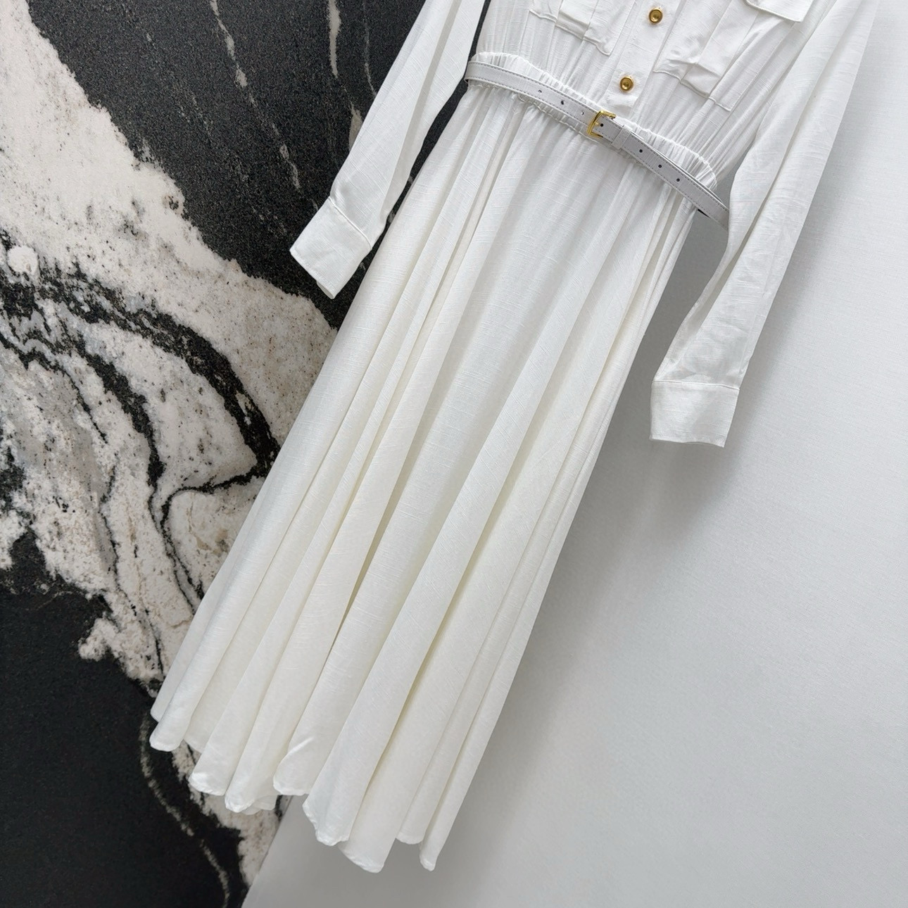 Metal-Stamped Shirt-Dressed Dress with Twirl Belt and Romantic Euphoria - 图片 5