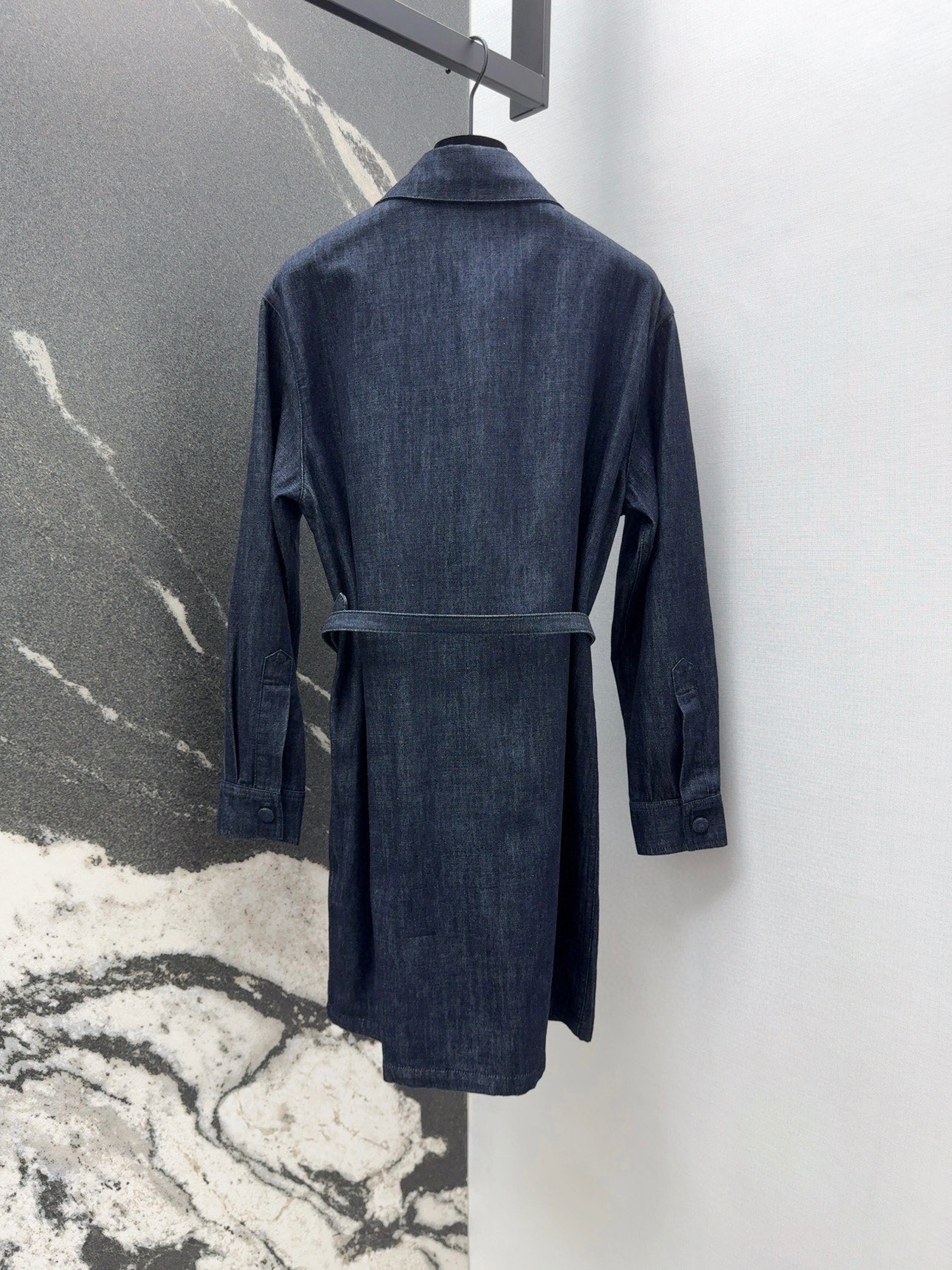 Stylish FF 25SS Female Clothes with Gold Body Ratio and Custom Cowboy Fabric - 图片 9