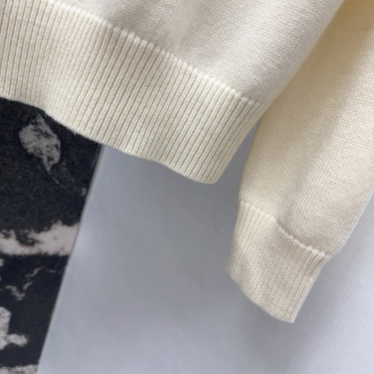 “Classic and Durable Feminine Outfits for Fall: P552 Bur 25SS Collection” - 图片 8