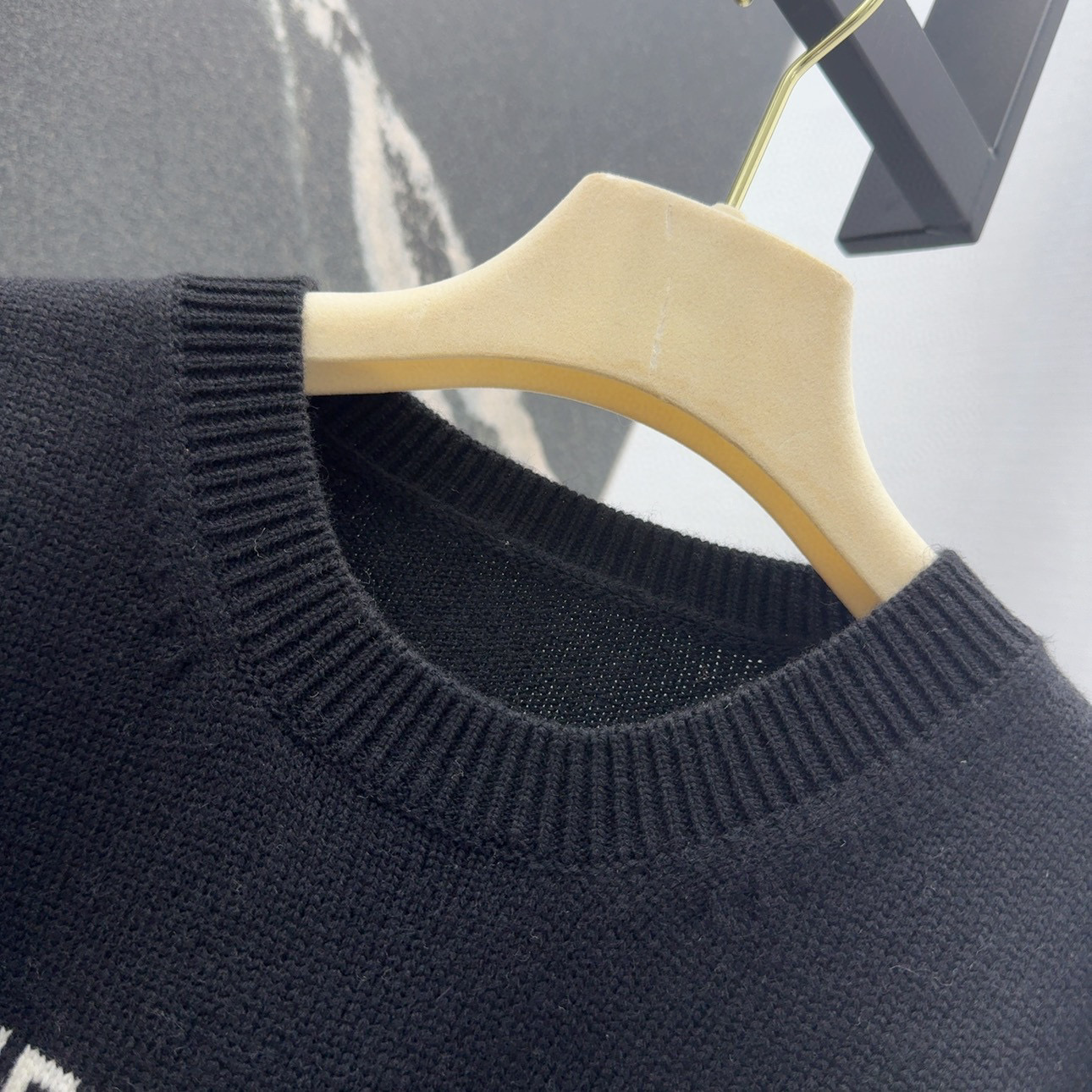 “Feminine Fall Outfits: P552 Original Sweaters with Classic Style and Durability” - 图片 4