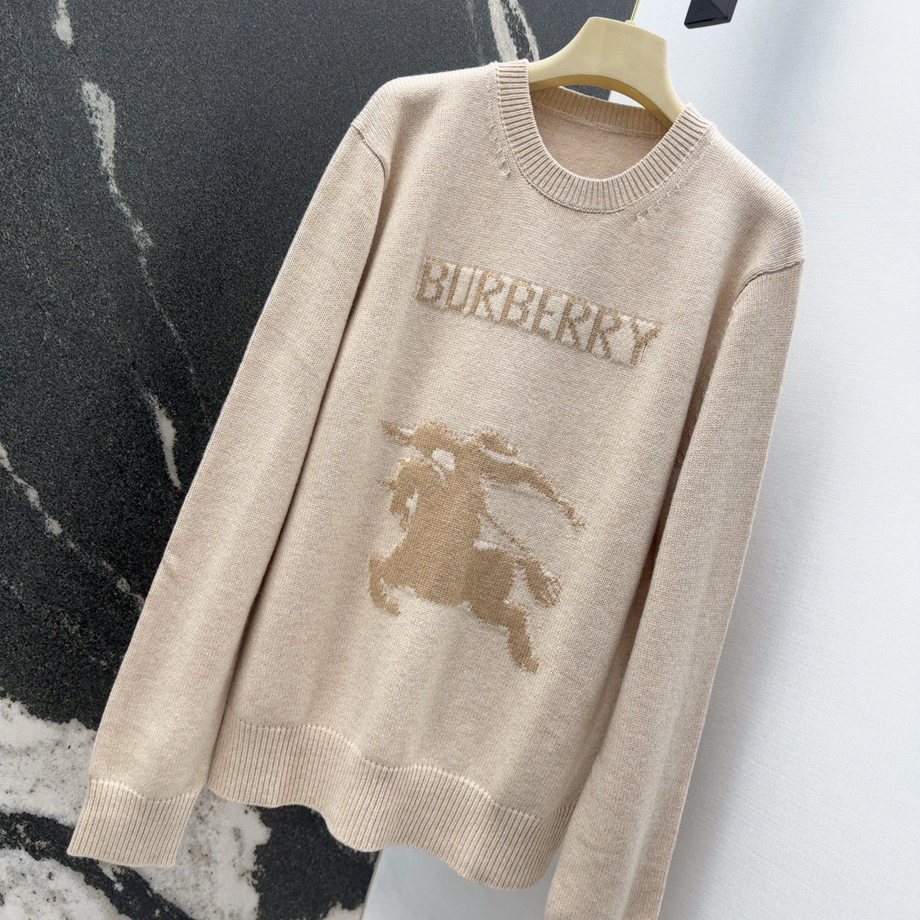 “Classic and Durable Feminine Outfits with Bur 25SS for Early Autumn” - 图片 2